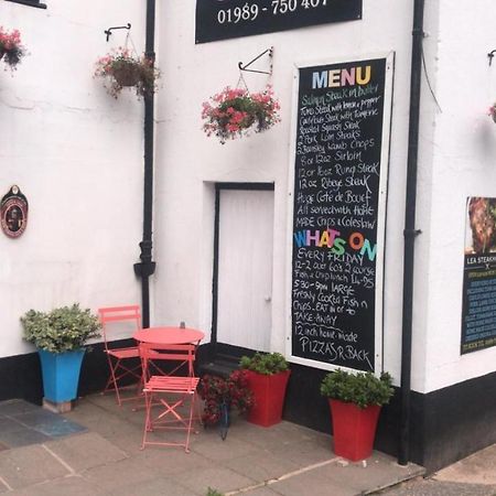 The Crown Inn Lea エクステリア 写真