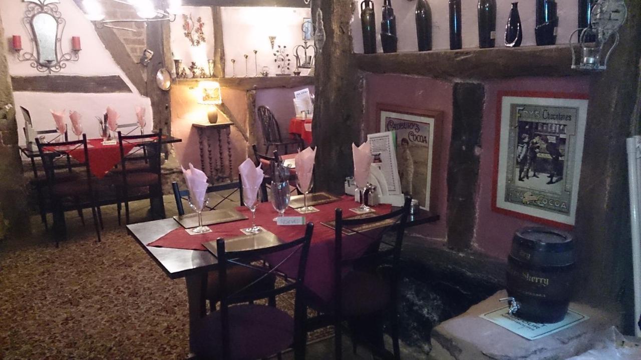 The Crown Inn Lea エクステリア 写真